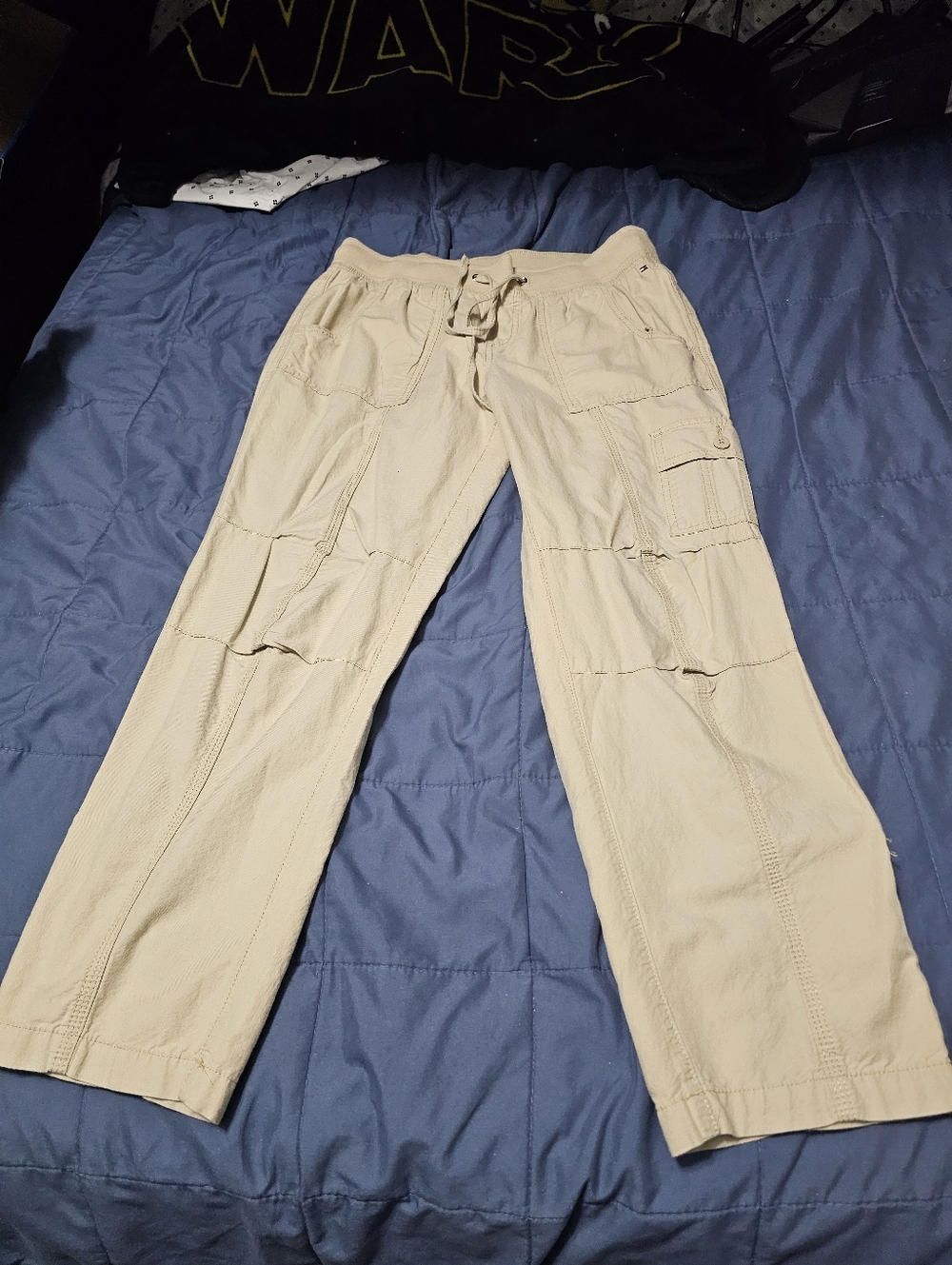Tommy Hilfiger cargo pants in a khaki  size Small